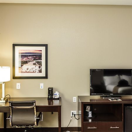 Holiday Inn Express & Suites Cheektowaga North East By Ihg Exterior foto